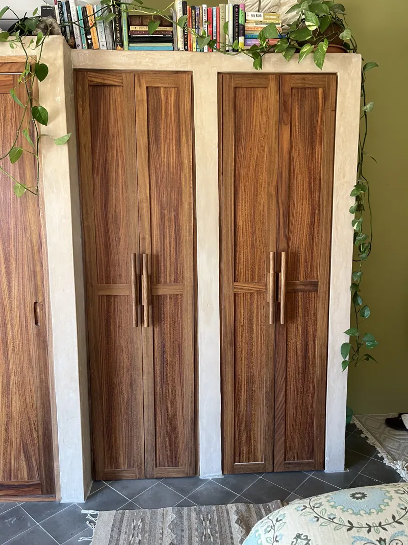 Wardrobe doors with wood pulls